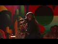 Tiee - Ela Une Todas As Coisas / Sozinho (Uma Década Ao Vivo)