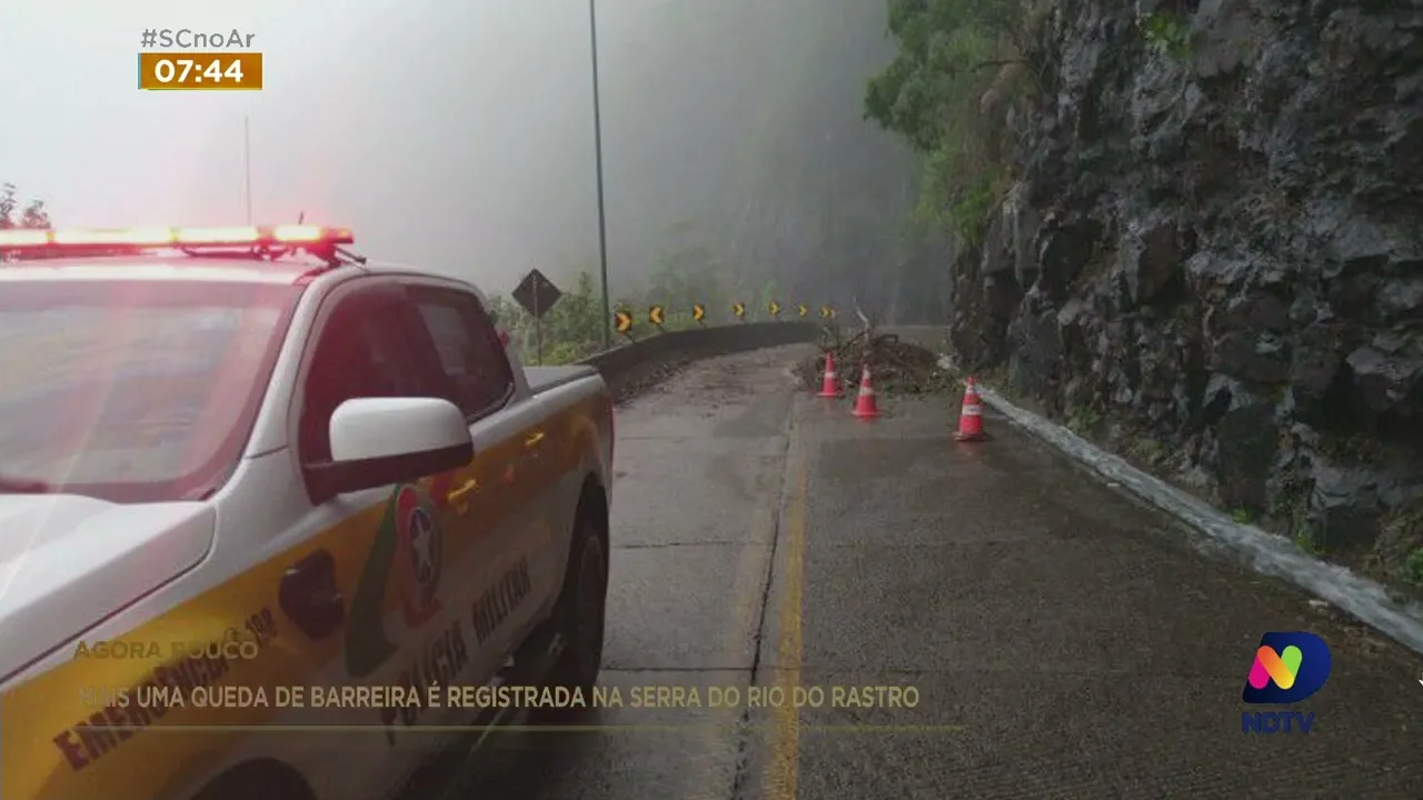 Trânsito de veículos em duas serras catarinenses apresentam está complicado devido à chuva