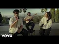 Download Lagu teo glacier, thuy - close with desires (Acoustic Performance)