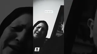 كبيرة في السن تغني موال حزين دندنها