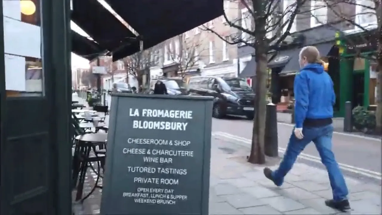 London walk: Russell Square, Charles Dickens Museum, British Museum, Oxford Street, Covent Garden