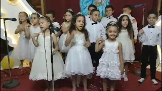 انا قبطي مسيحي ابن الشهداء شفاعتهم تكون معانا 