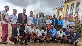 Yoseph Mtakatifu Ikiimbwa Kwa Ustadi Na Kwaya Ya Chuo Kikuu Cha Kikatoliki Mwenge 