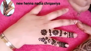 أسهل نقش حناء للمبتدئين نقش صحراوي على أصابع اليد The Easiest Henna Pattern For Beginners 
