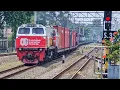 Download Lagu PASUKAN KERETA PANJANG PADATI STASIUN TERBESAR DI KABUPATEN BEKASI!! Kereta Api di Stasiun Cikarang