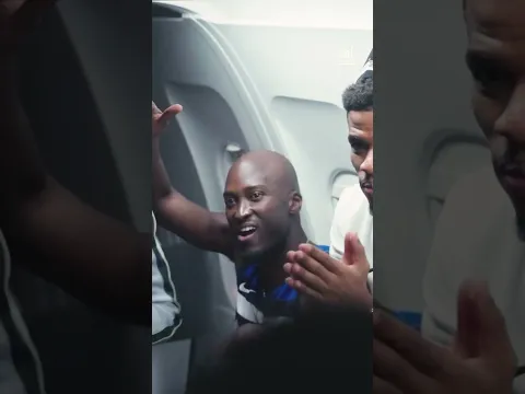 ‏🎥| هذه كانت الأجواء خلال رحلة العودة إلى جدة 🤩🤍