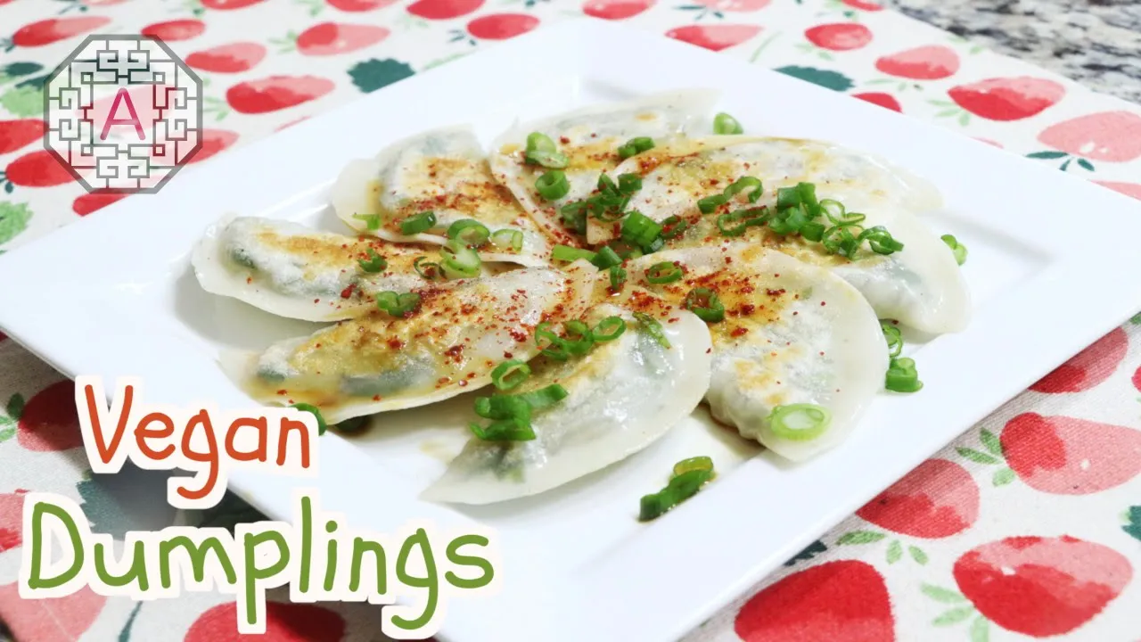 Korean Flat Dumplings (NapJak ManDu,  )   Aeri