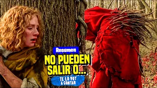 un pueblo aislado vive con miedo a un monstruo desconocido que vive en el bosque resumen