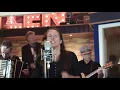 'Werk in Uitvoering' aflevering 13: Hot Buskers - Back of my Mind