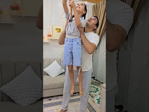 Cute baby helps bird 🐦❤️👼