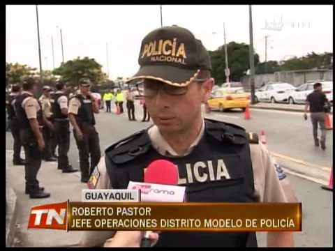 Policía ejecutó operativo en un tramo de la av. Narcisa de Jesús