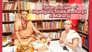 Download Italian disciple of Jagadguru Shankaracharya ji Maharaj MP3