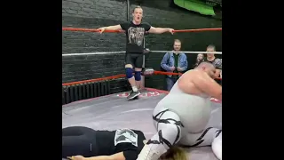 دیگه به ضربات کشتی کج اعتمادی ندارم  دیگه به ضربات کشتی کج اعتمادی ندارم