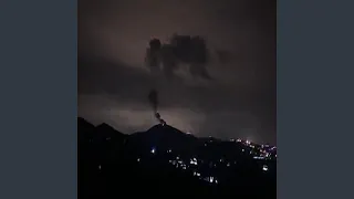 حط كفه بكفي صاحبي واقسم يمينا دندنها