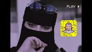 بعيونها شفت الوله 