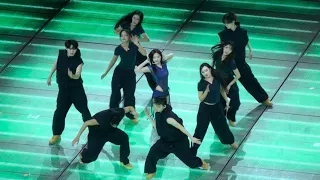 251101 meeeee fix a drink twice nayeon u0026 jeongyeon this is for sydney day 1 9 