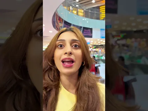 Liza Tries Free Food from a Random Shop for 10K💰