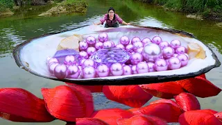 🎁The girl pried open the giant clam, which was filled with charming pink pearls, extremely beautiful