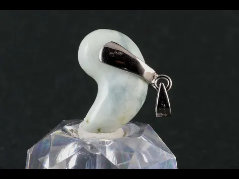ペンダントトップ 糸魚川産翡翠 勾玉 3.3g｜天然石 通販 キラリ石