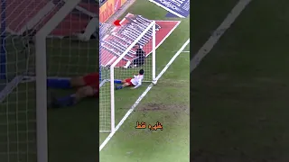 بظهره فقط   أنقذ هدفا محققا في لقطة أسطورية                                     كرة القدم  ترند دندنها