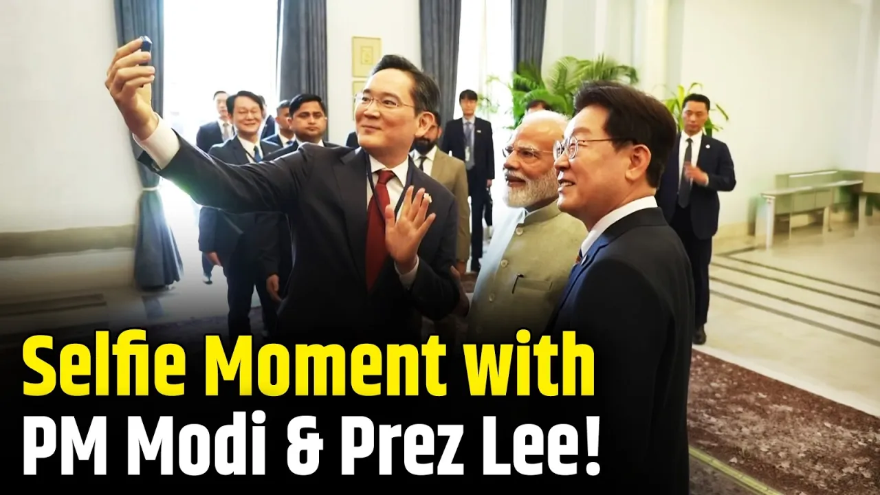 PM Modi & South Korea’s Prez Lee Take Selfie at India–Korea Business Meet