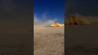 تفحيط تويوتا هايلوكس في الصحراء اشتراك بالقناة 