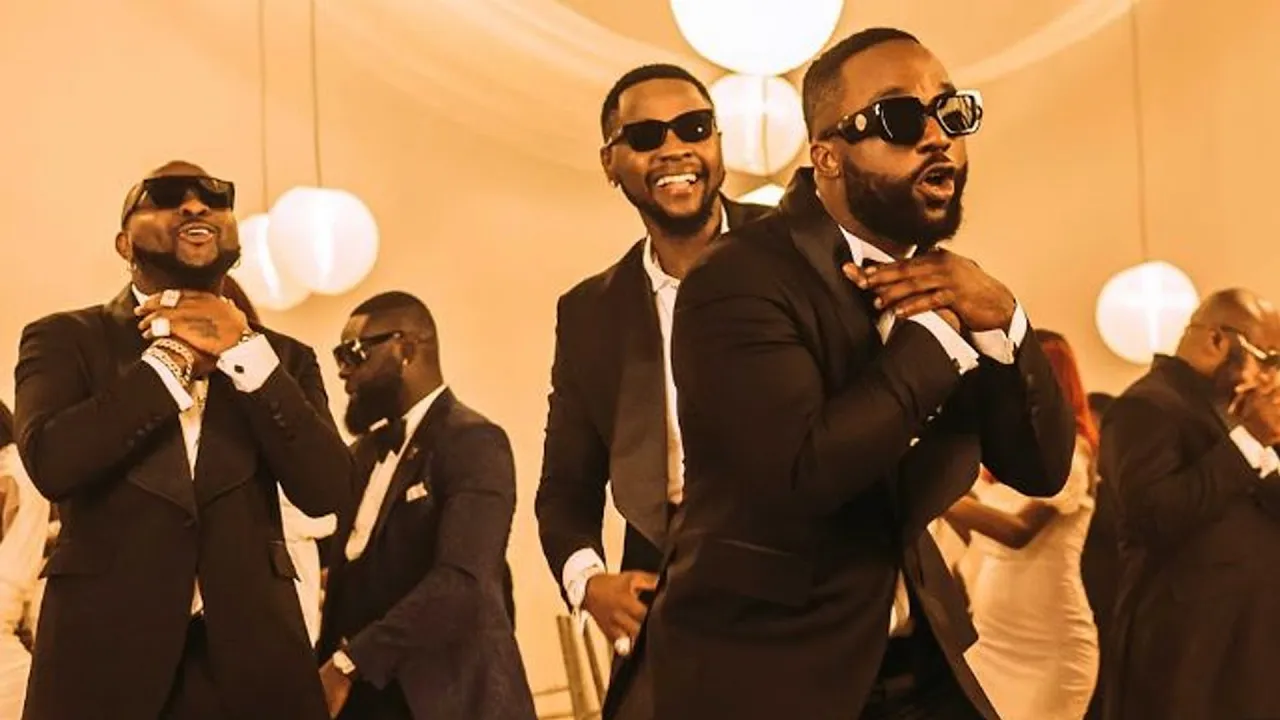 Iyanya & Davido (feat. Kizz Daniel) - Like (Official Video) Iyanya & Davido (feat. Kizz Daniel) - Like (Official Video)