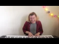 Download Lagu Tom Sings 'Hymn For The Weekend'
