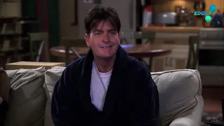 Charlie acordando Alan e Jake - Charlie Waffles