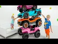 Download Lagu Alice and Chris learn to share toy cars