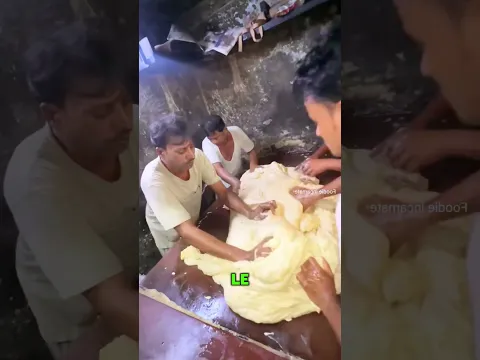 los panes mas esponjosos hechos en el jacuzzi de la empresa😂 #humor #india #shorts #viral