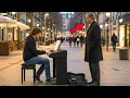 Download Lagu Op straat speelde hij piano – tot een man bleef staan: de producer van zijn overleden moeder.