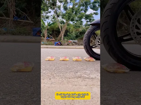 Ăn bánh kiểu này ai nghĩ ra 🤣 #shorts