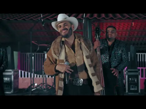 Download MP3 El Komander - Como me haces falta (En vivo desde mis caballerizas)