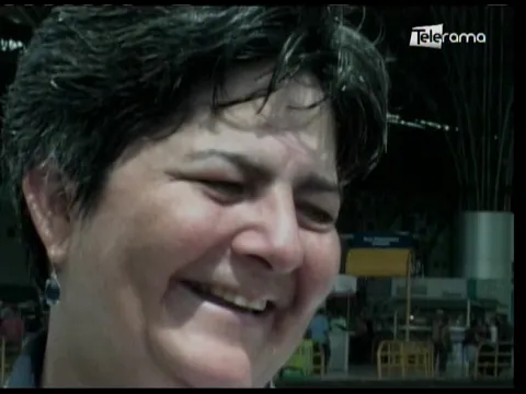 Mujer conduce Metrovía