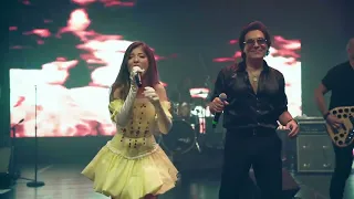 اجرای زنده اندی و دنیا پاشو با من برقص در کنسرت استانبول 