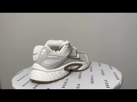 Vídeo - Tênis Nike V5 Runner Feminino Branco e Marrom