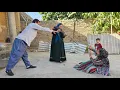 Download Lagu The first wife threatens the second wife with a gun to leave her life. #Polygamylife