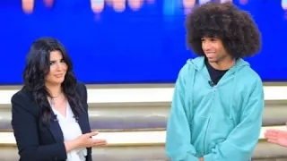 نويل روبنسون خض منى الشاذلي ورقص رقصته الشهيرة 