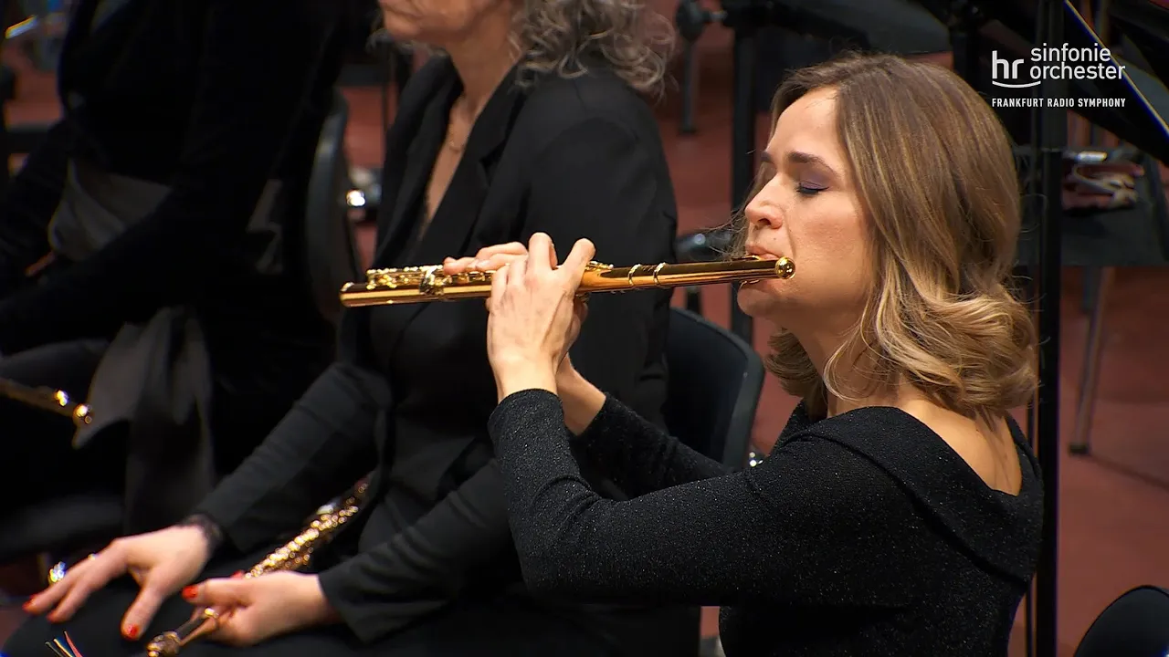 Debussy: Prélude à l’après-midi d’un faune ∙ hr-Sinfonieorchester ∙ Alain Altinoglu Debussy: Prélude à l’après-midi d’un faune ∙ hr-Sinfonieorchester ∙ Alain Altinoglu