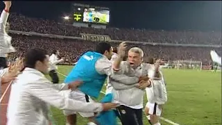 اللحظات الأخيرة من مباراة مصر والجزائر تصفيات كاس العالم 2010 هدف عماد متعب 90 