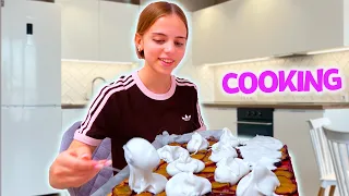 Настя готує вдома My little Nastya