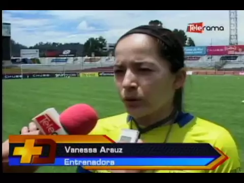 Selección femenina de fútbol entrena en Cuenca