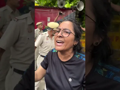 जंतर मंत्र पर भड़क गयी लड़की बोली किसी के बाप में दम हो हमें रोक कर दिखाए #cjp #cockroachjantaparty