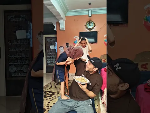 لما ابنك يغفلك ويجيب اندومي 😳😄