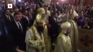 لحظة دخول البابا  تواضروس  قداس عيد القيامة المجيد دندنها