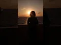 Download Lagu Mentahan Video untuk di edit,Dibalik layar wanita cantik melihat sunrise #cinematic #travel #sunset