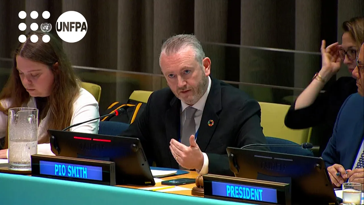  Der amtierende stellvertretende Exekutivdirektor von UNFPA, Pio Smith, auf dem Jugendforum des VN-Wirtschafts- und Sozialrats (ECOSOC)