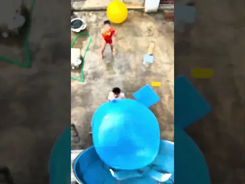 Ném bóng khổng lồ🤪🥰🤪
