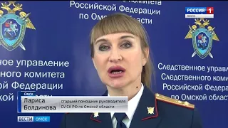 В Омске рабочий сорвался с крыши трехэтажного дома